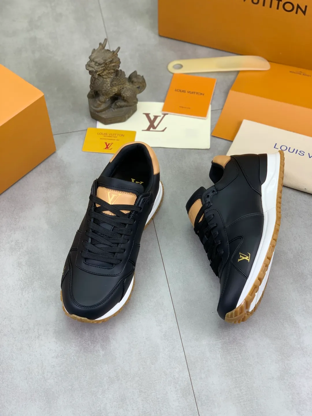 Men's men's shoes 💰P680 new style 💶[LOUIS VUITTON] (original order) new style 🍀LV Louis Vuitton * - top version of LV classic trendy shoes! Made of imported original cowhide and water-dyed cowhide lining. The latest original wear-resistant rubber combination outsole! High quality products! Multiple colors available, code number: 39-45 (38 46 customized)